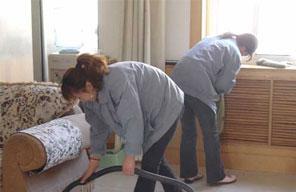 濮陽潔中潔清潔公司 專業(yè)家庭保潔服務(wù)，廠家直銷廣告牌批發(fā)價(jià)格優(yōu)勢(shì)